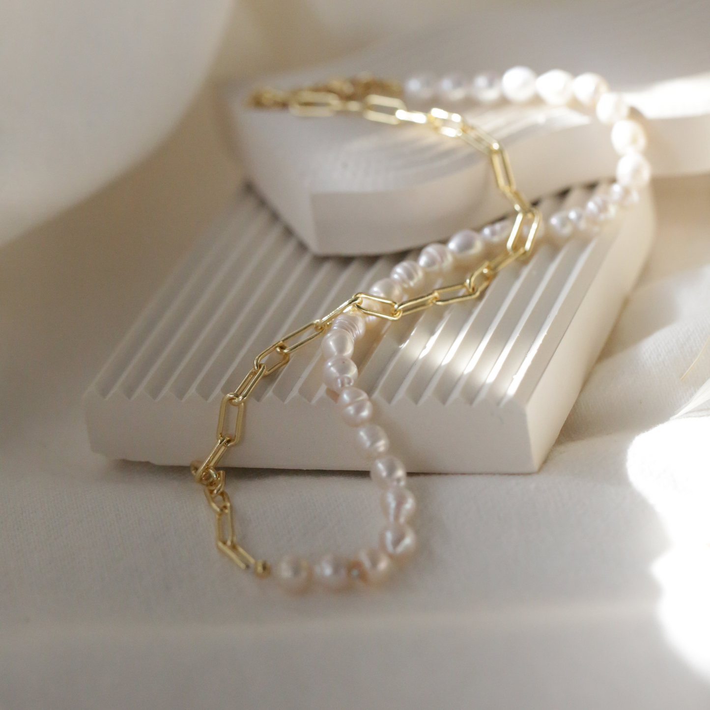 Lilly Pearl Necklace