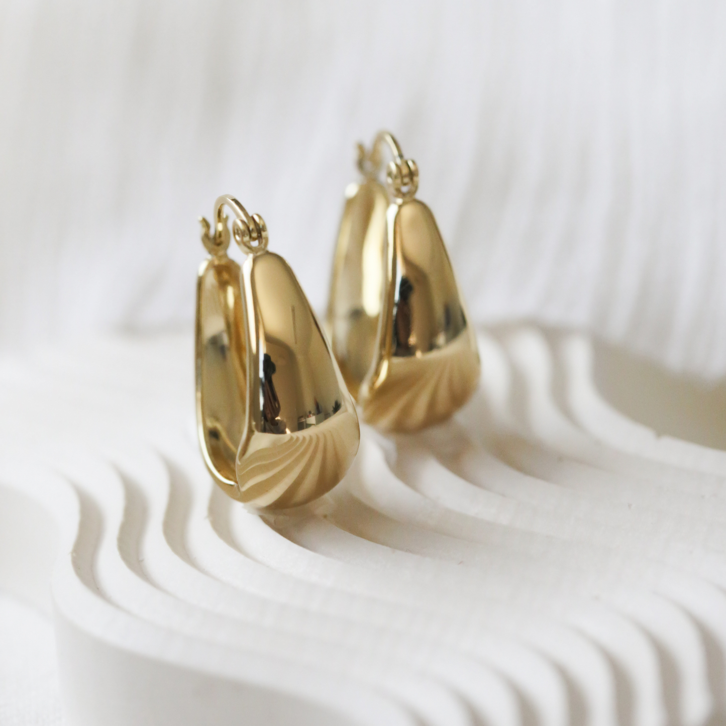 Vero Gold Dome Earrings